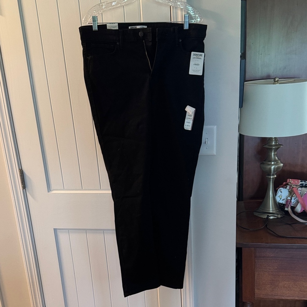 Levi's Signature Black Straight Jeans